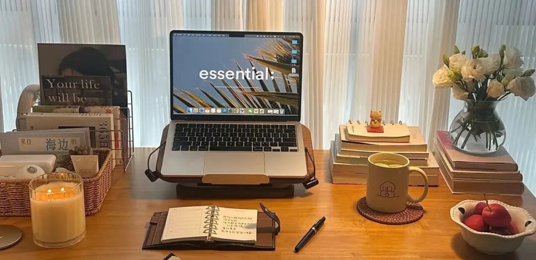 靠自媒体一个月挣了30W，一个人就能做的生意，就在这三个字里-赚百科